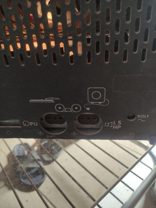 Rádio antigo válvulas