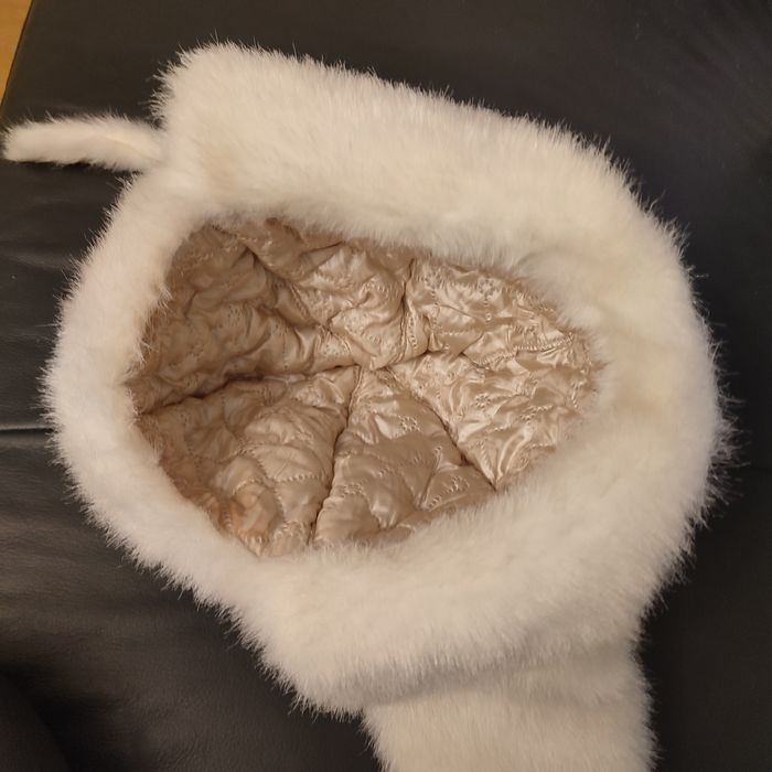 Damska czapka uszatka .