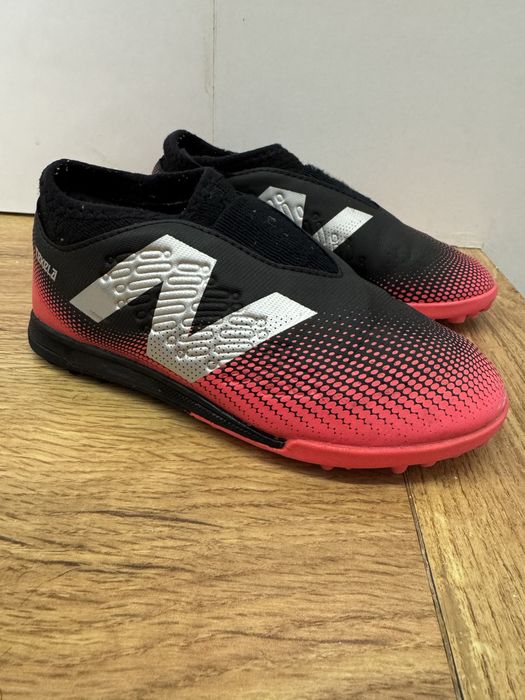 Chuteiras New balance Tamanho 30