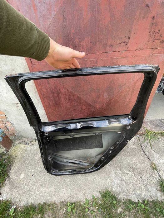 Праві двері на Volkswagen Passat B6 універсал