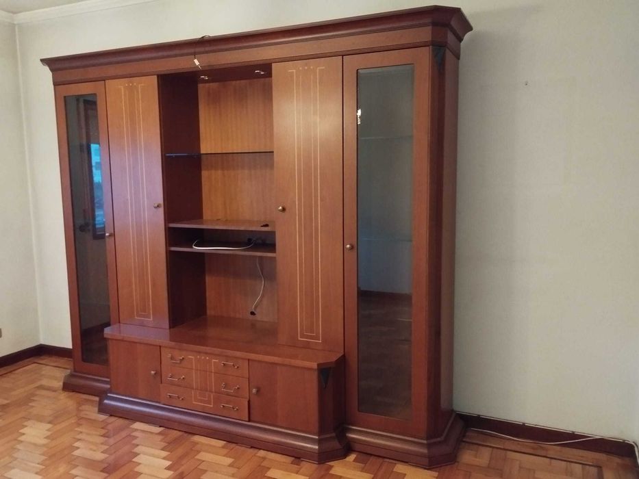 Elegante Móvel de Sala de Estar em Madeira - Perfeito para a sua Sala