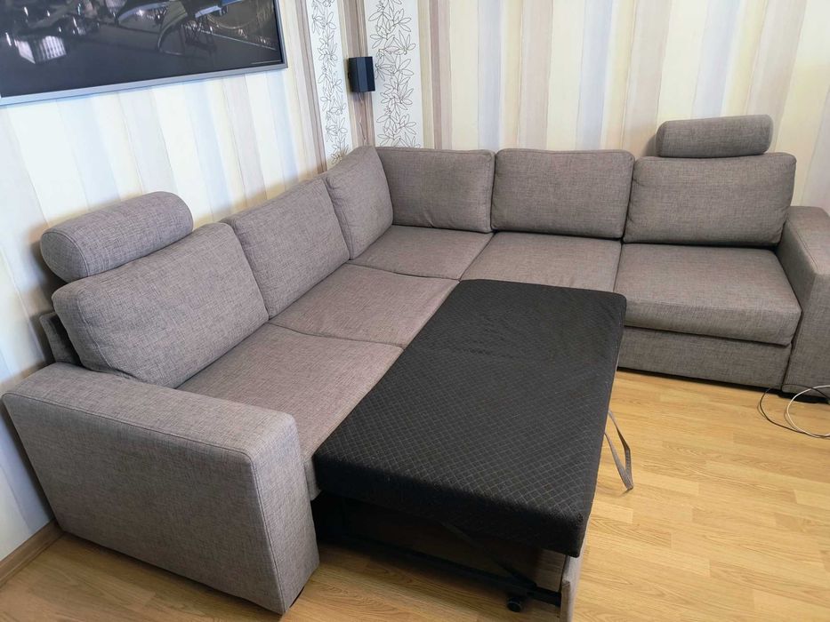 Kanapa narożna - wypoczynek