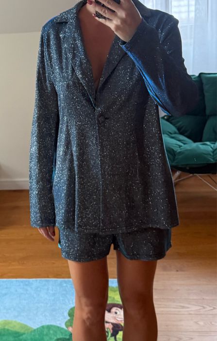 Nowy bez metki komplet garnitur marynarka plus spodenki