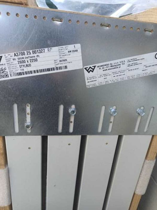 Brama garażowa segmentowa UNITHERM Wiśniowski