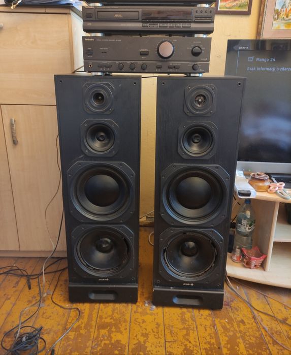 Zestaw audio (kolumny, wzmacniacz i odtwarzacz CD)
