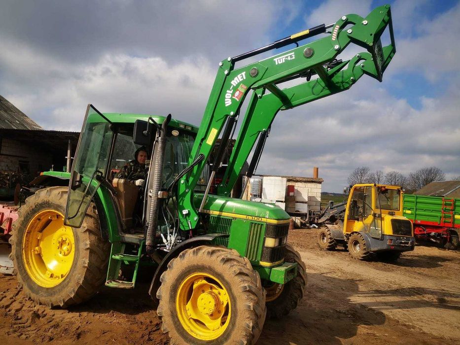 Ładowacz czołowy JOHN DEERE TUR 4.2 dowóz montaż kontakt Wol-Met