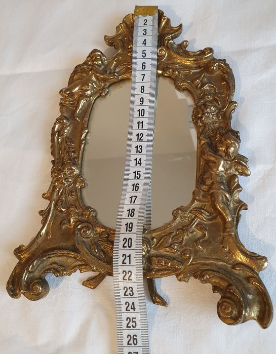 Бронзовая рамка ,старинная . Подсвечники , пушка