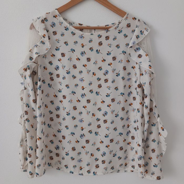 Bluzka w kwiatki z koronką Camaieu M 38 10