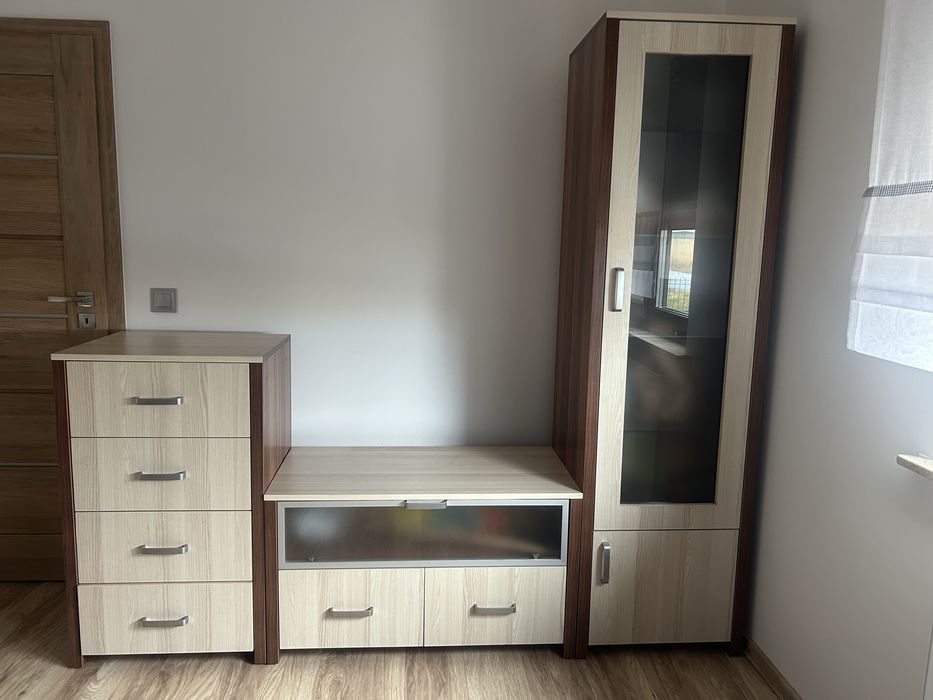 Meble komoda, szafka rfv i witryna ze szkłem mlecznym