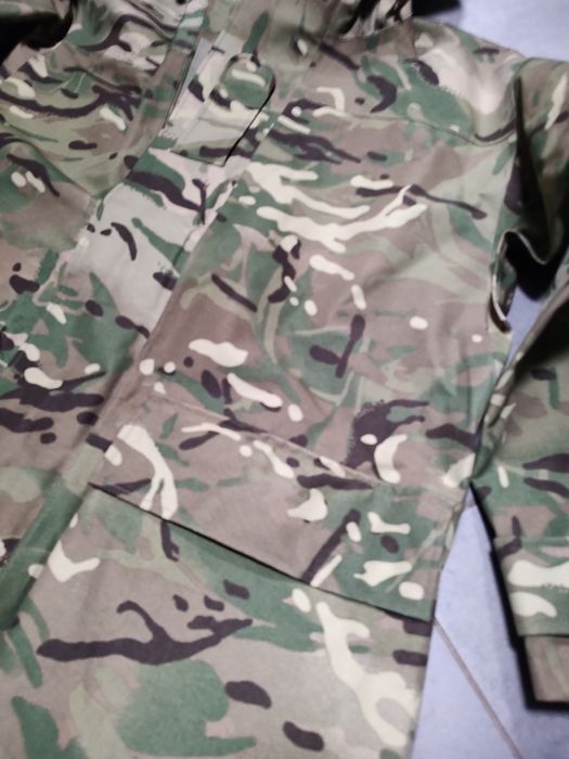 Мембранна куртка армії Великобританії.
Оригінальна непромокальна мембр