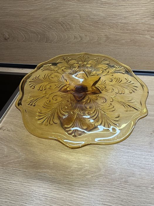 Patera na nodze Ząbkowice – bursztynowe szkło | wzór „Palemki” PRL