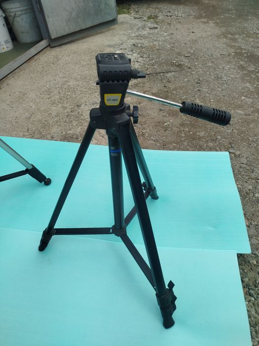 Штатив + рівень +