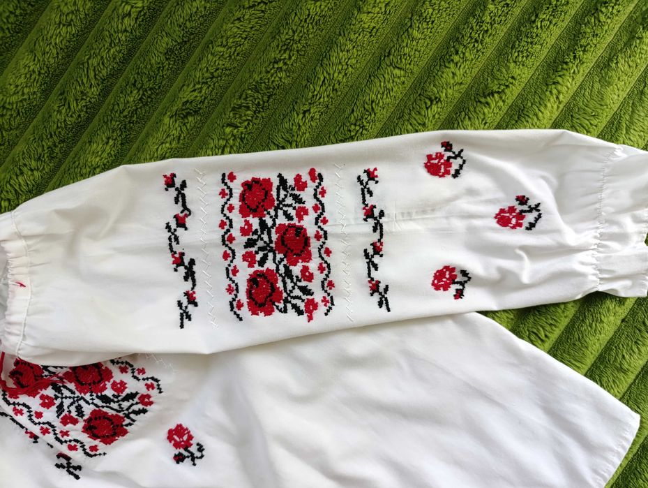 Вишиванка на дівчинку