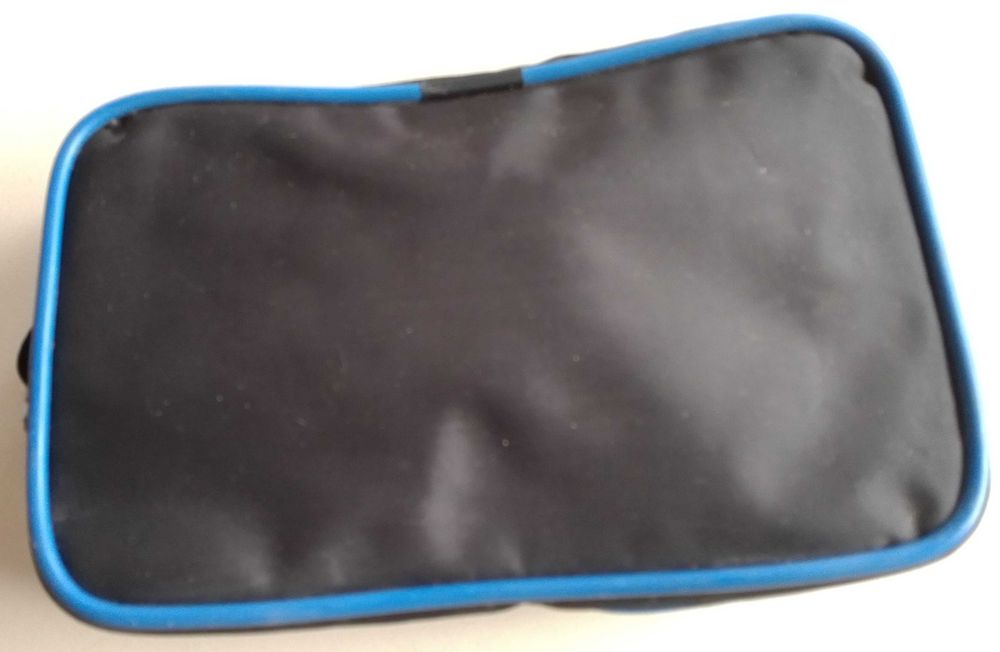 Secador em preto e azul