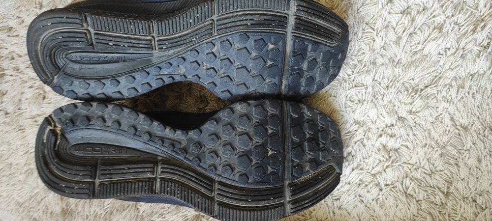 Кросівки Nike shield