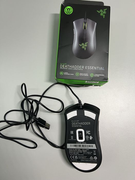 Миша Razer Deathadder Essential