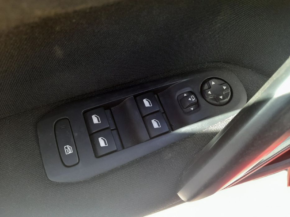 Para peças PEUGEOT 308 II