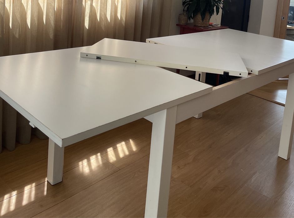Mesa de Jantar Extensível Branca (BJURSTA IKEA) – Muito Versátil