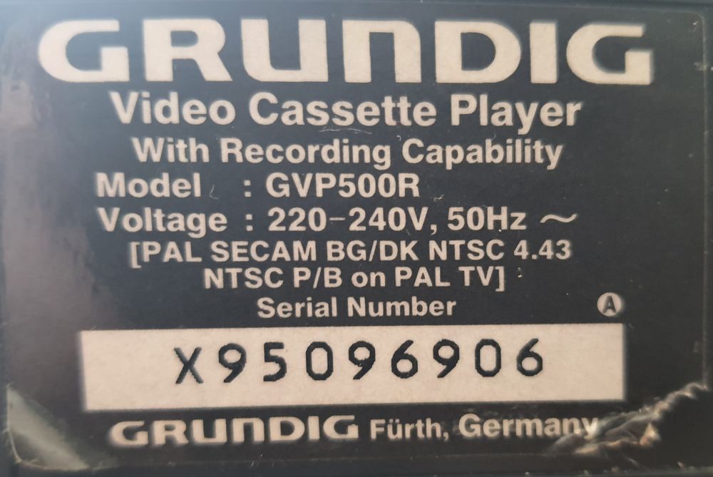 Відеомагнітофон Grundig GVP500R