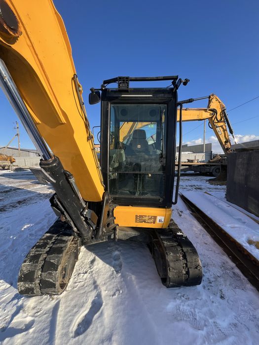 Продається JCB Z-48 Резинова гусениця.