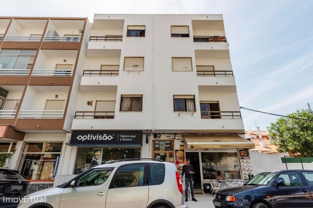Apartamento T1 c/ Varanda e Marquise, a 550m da Praia, na Costa da Cap