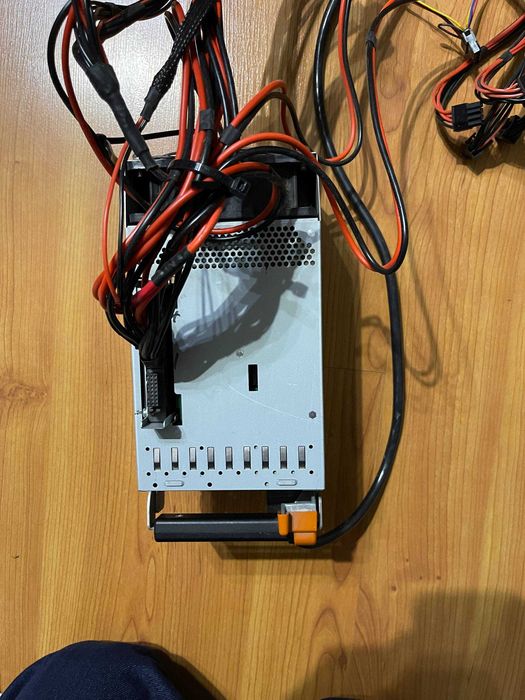 2 Серверні блоки живлення IBM Emerson 1975W