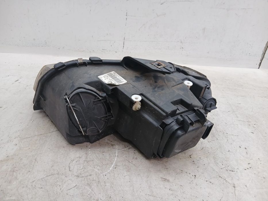 Ótica / farol direita AUDI A3 (8P1)