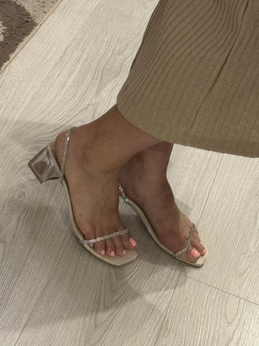 Шлепки на прозрачном каблуке размер 38