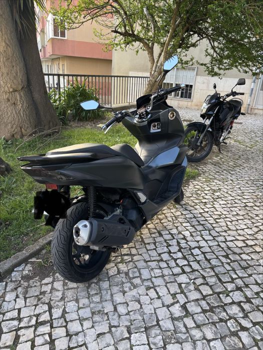 Honda pcx 2023 em otimo estado