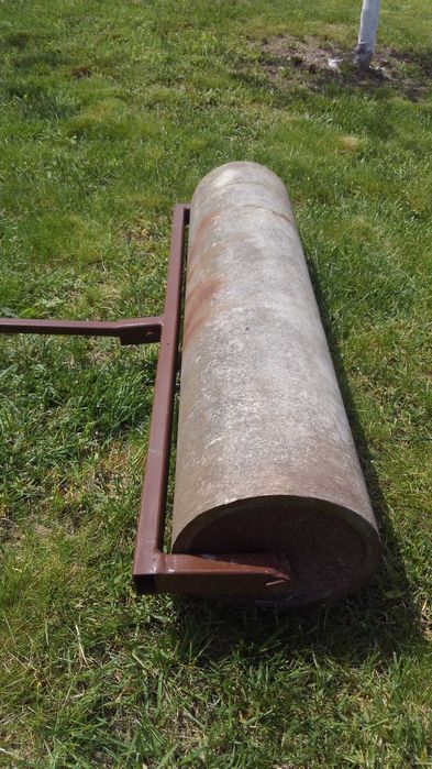 Каток для газонів ,трави.