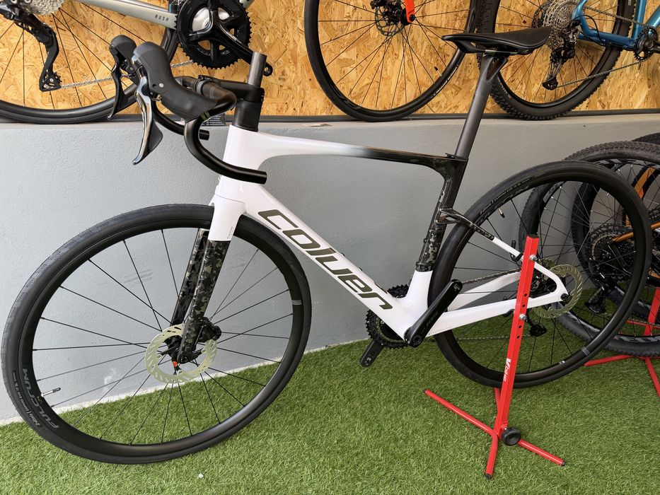 Novas coluer carbono invicta 2027