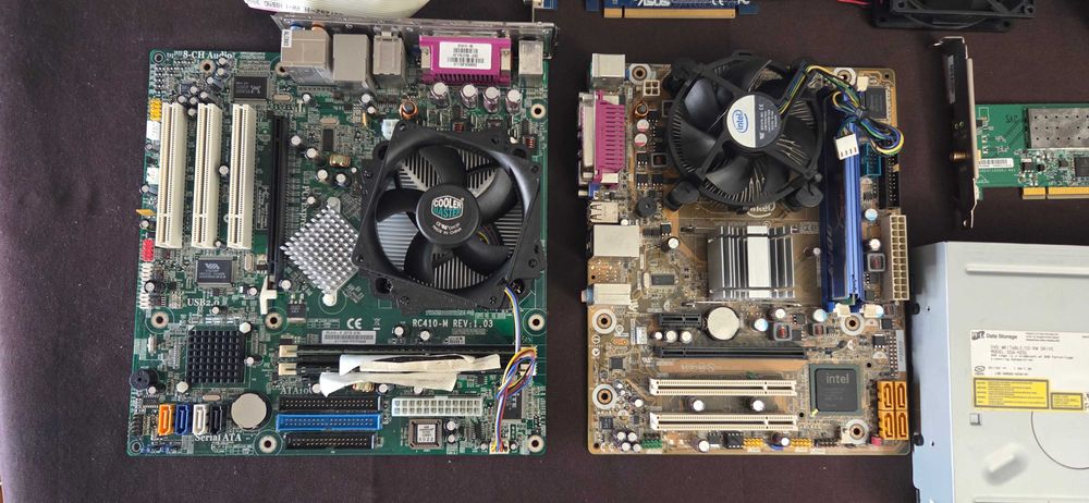 Componentes de PC antigos sem testar