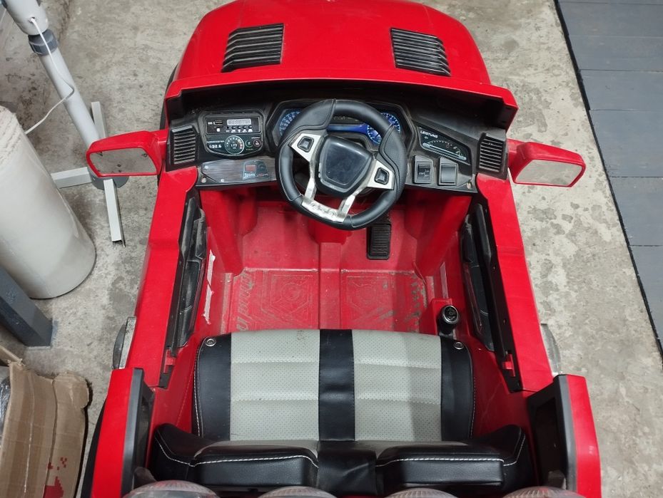 Дитячий електромобіль Bambi F150,музика,світло,радіоуправління