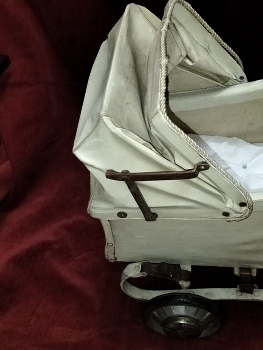 Carrinho de Bonecas Muito Antigo