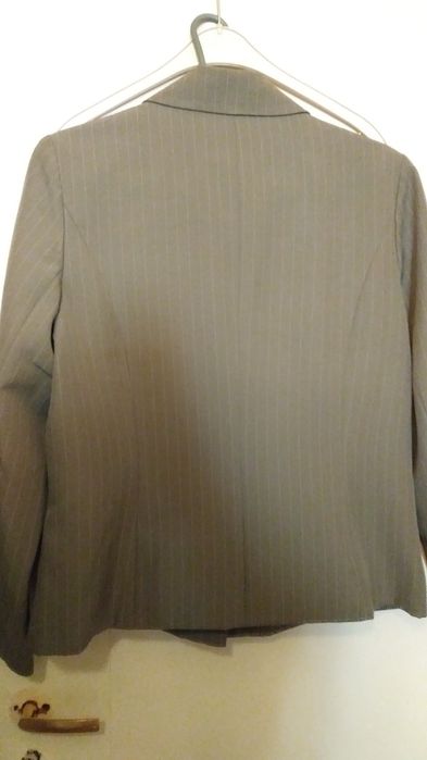 Marynarka oliwkowa w prażek