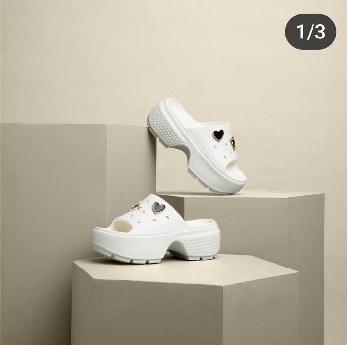 Шлепки на платформе  Crocs stomp slide
chalk craie