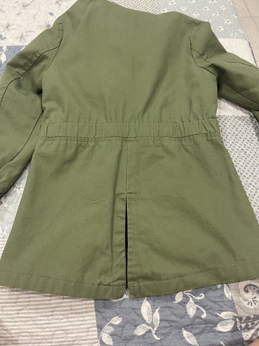 Parka verde menina