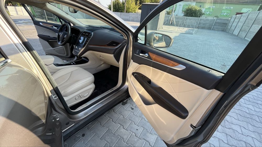 Lincoln MKC 2019 VIN 5LMCJ2C98KUL45197 фото оголошення 17 з 22