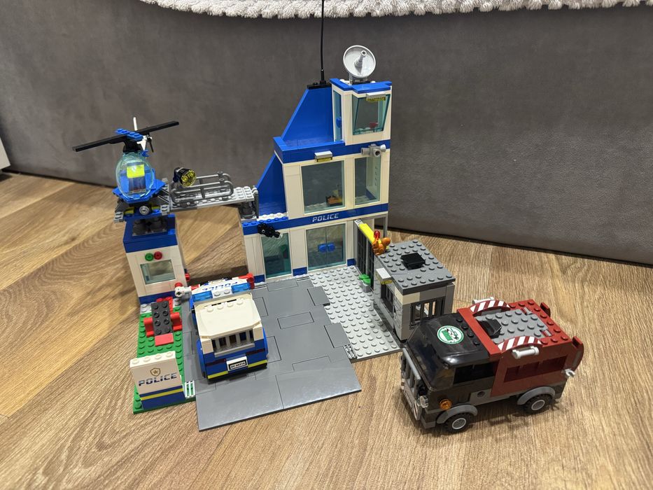 Лего сіті оригінал поліцейський відділок