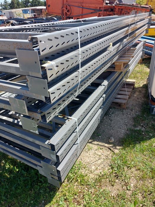 lote de estantes usadas para desocupar