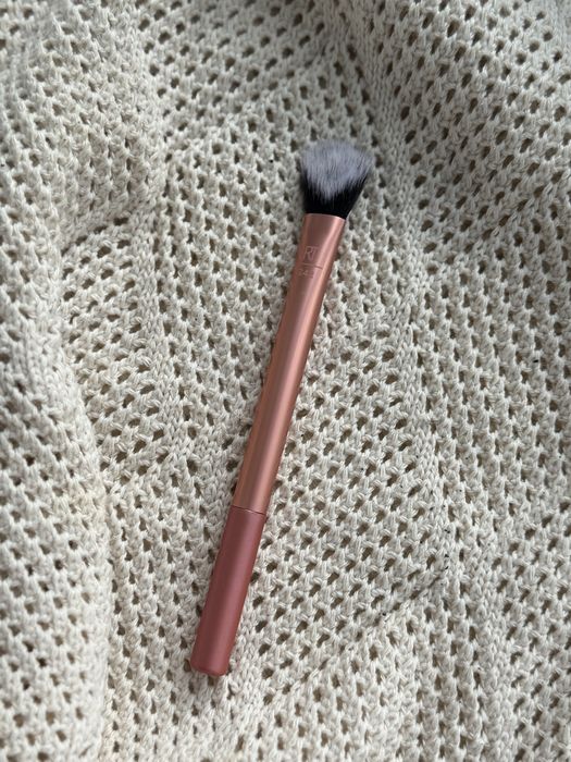 Пензль для макіяжу Real Techniques Brightening Concealer Brush  RT 242