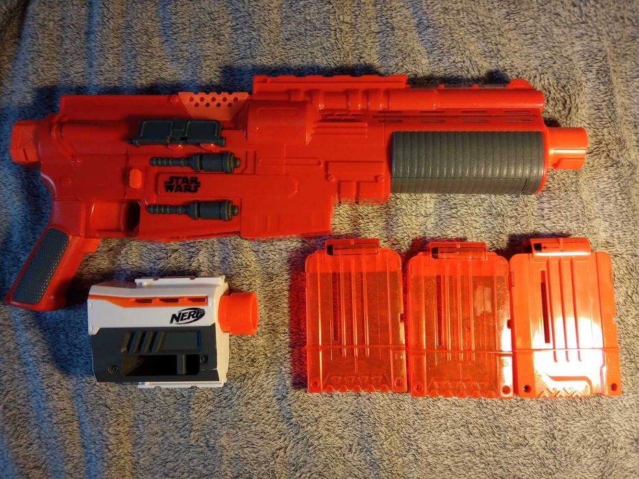 Pistolet na strzałki Star Wars + 3x magazynek 6strzałek