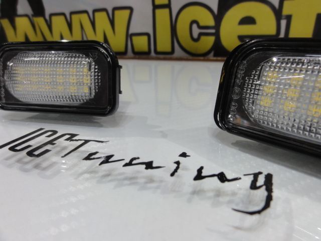 Suporte de lâmpada de matricula com led branco para Mercedes Classe C W203, CLK A209, W209, SL R230, Chrysler Crossfire coupe &amp; Cabrio 03-07