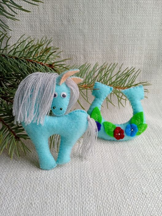 Конячка з фетру кінь іграшка на ялинку (символ 2026 року)