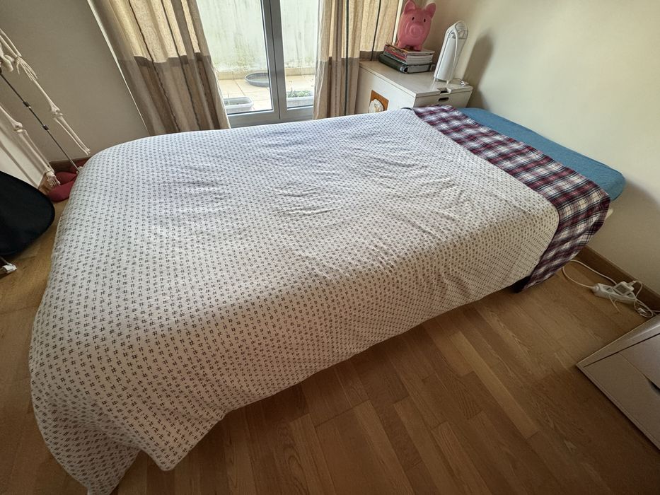 Cama solteiro IKEA com arrumação