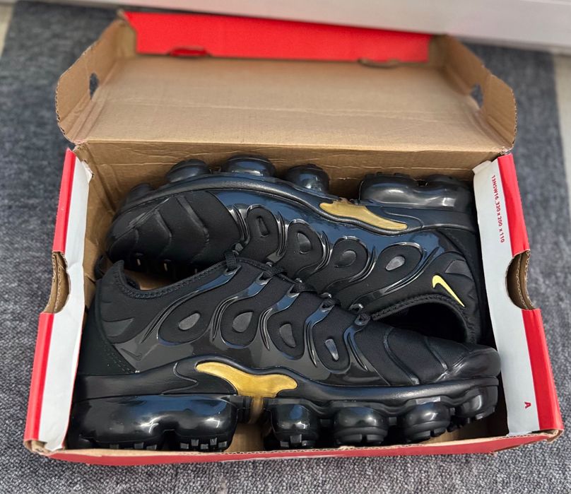 Nike Air VaporMax Plus – Czarno-złote