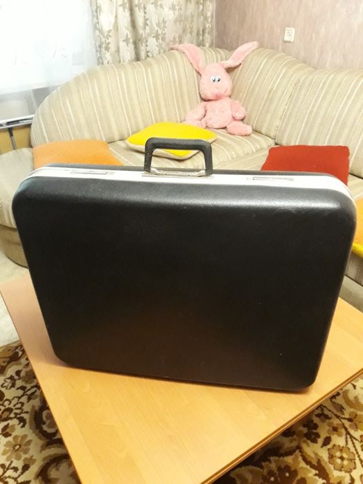 Чемодан в доброму стані