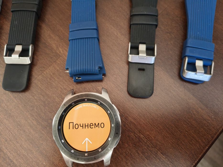 Продам смарт годинник samsung в робочому стані. ,в комплекті: годинник,зарядне,ременці.