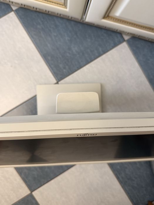 Монітор Fujitsu B22W-7.