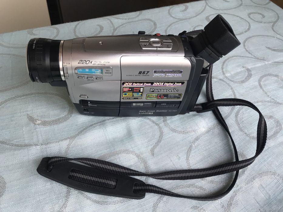 Відеокамера Panasonic NV-RS7 S-VHS-C